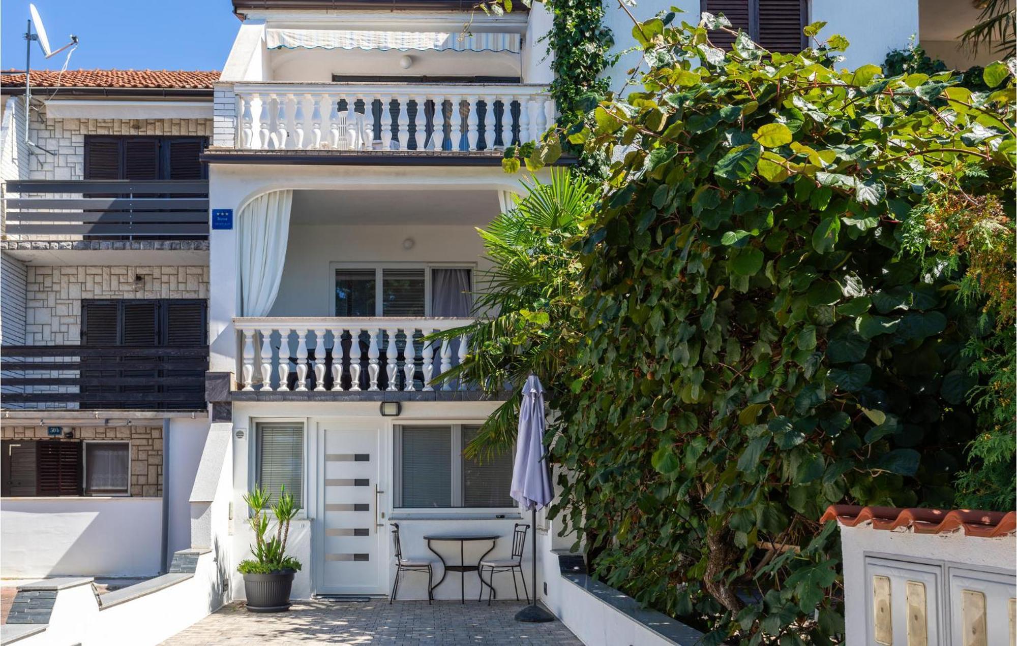 Beautiful Apartment In Malinska With Kitchen Exterior photo